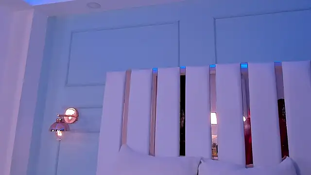 mae_lyra live