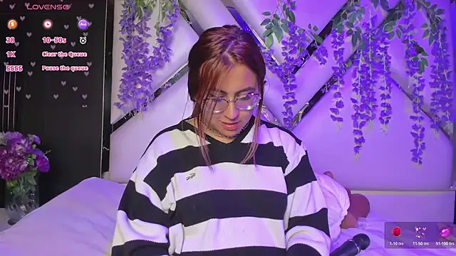 Freyaa_Millerr live