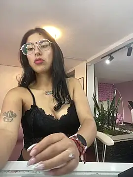 GabyLopez_Pink live