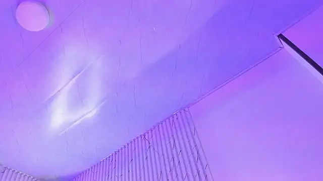Naomy_tay1 live