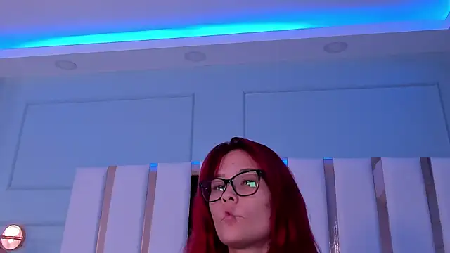 mae_lyra live