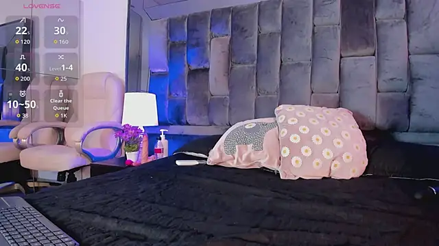 Ashly_bloom_ live