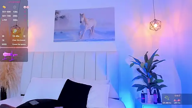 _Emily_Queen live