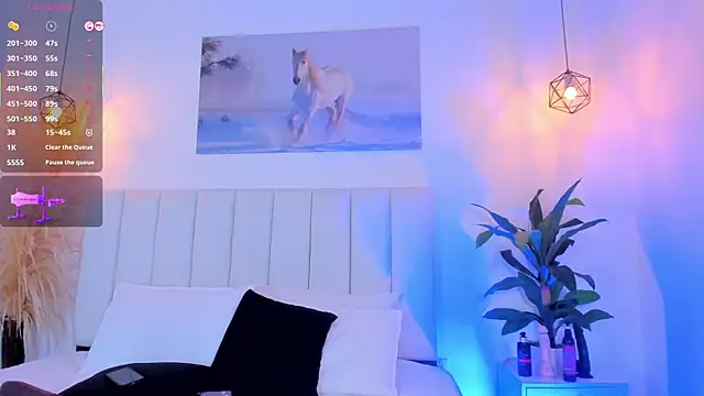 _Emily_Queen live