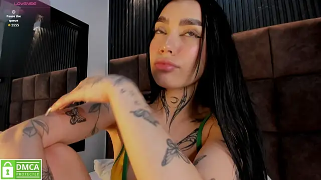 Scarlet__Jones_ live