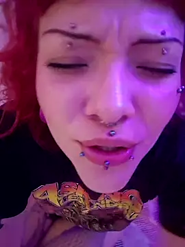 Sarah-Stoner live