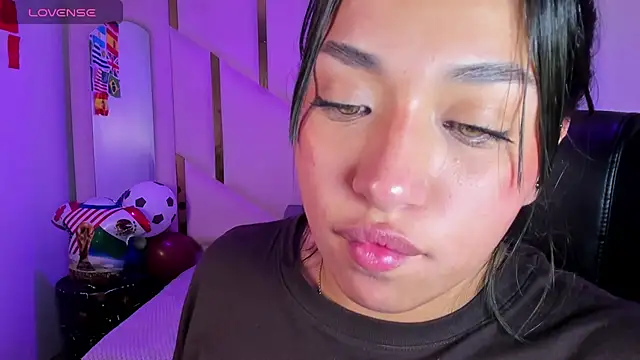 IsabellRodriguez18 live