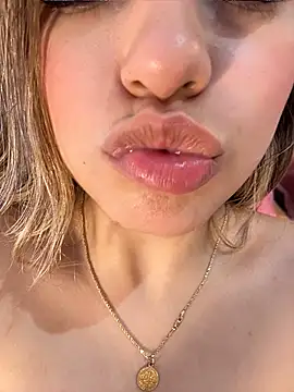 Vicky_Rico_ live