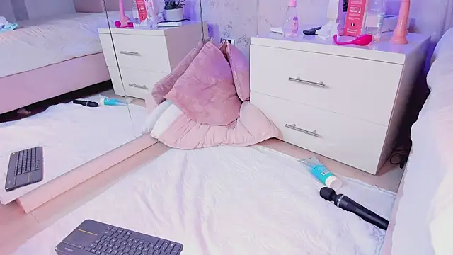 Nasly_Moore live