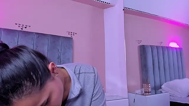 Giselle_Roldan live