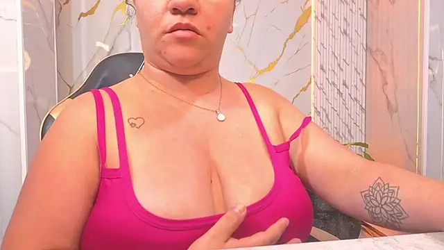 Cony_curly_b live