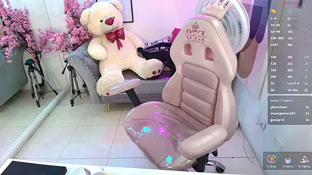 Antonella_rivers live