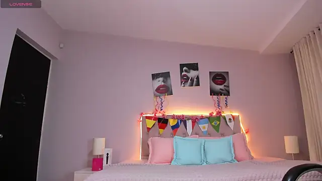 Emily__cley live