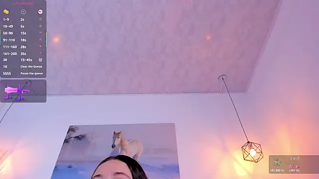 _Emily_Queen live
