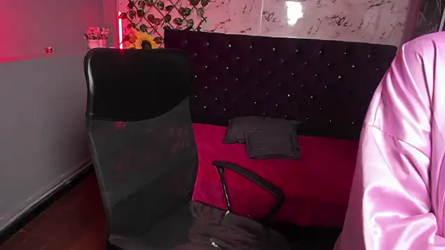 ChloeLombardi_ live