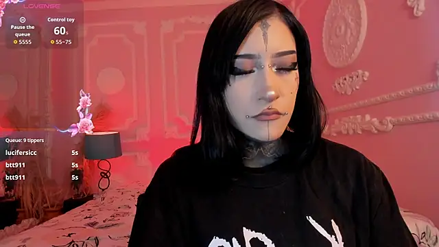 Kat_VonDe live