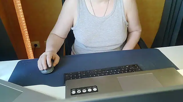 SweetPhoenix76 live