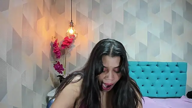 LindaBreeS live