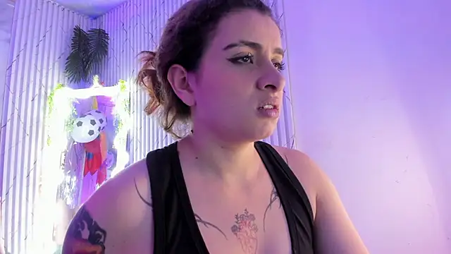 Naomy_tay1 live