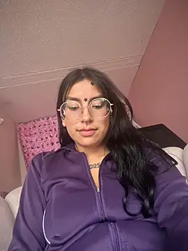 GabyLopez_Pink live
