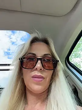 LisaMurr live