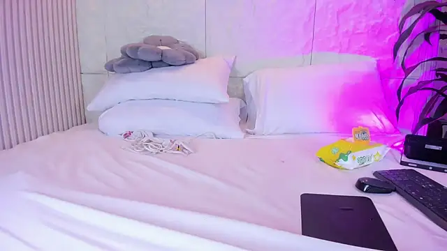 CristalCollins_ live