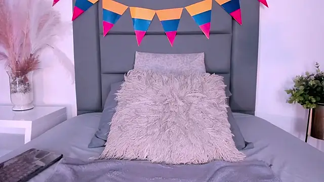 MaddyLovee_ live