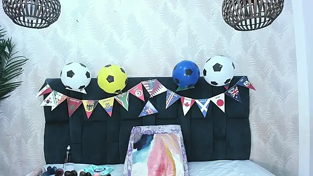 Ariana_Diosa live