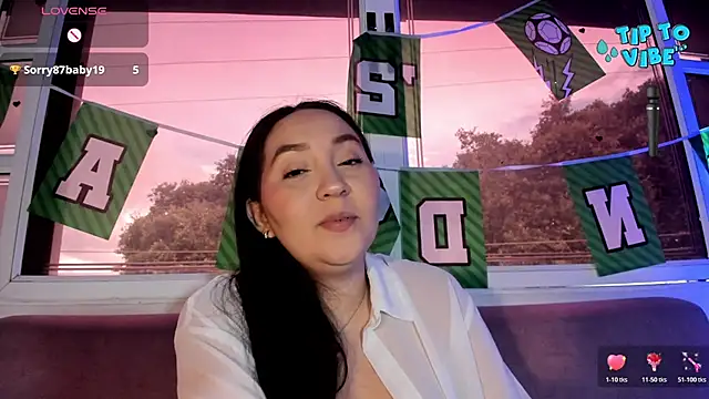 AlissaJoness live