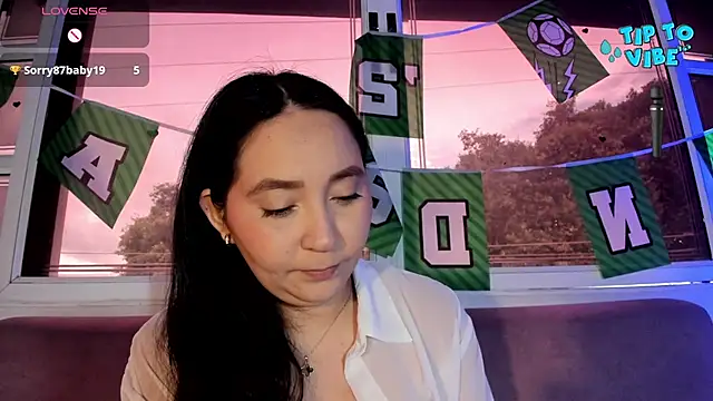 AlissaJoness live