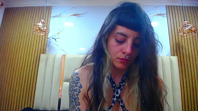 Naughty_Kittenm live