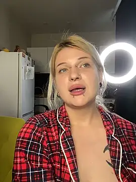 DriveThruCiri live
