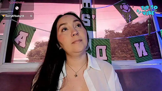 AlissaJoness live