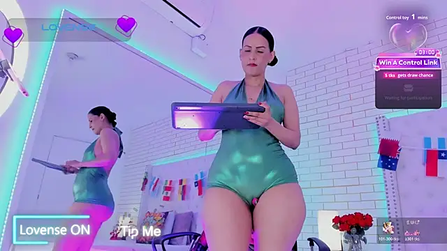 Coco_Balenciaga_ live