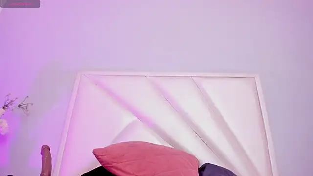 MiluVegaa_ live