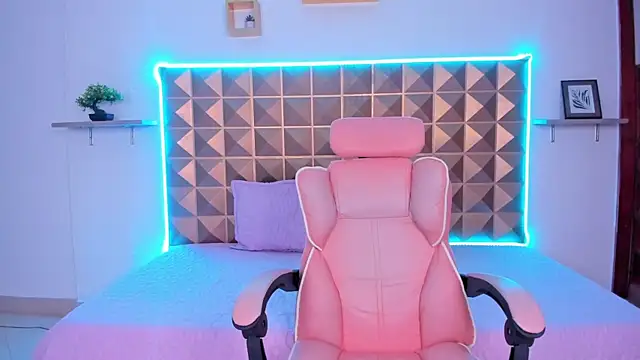 Naughty_Kat_ live