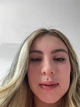 Cloee_Rainbow1 live
