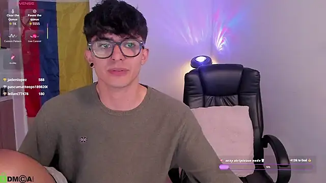 Mikeyvioleta_ live