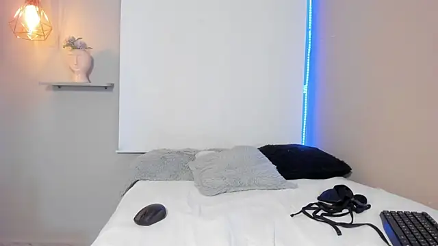 Scarlet_Vixen_ live