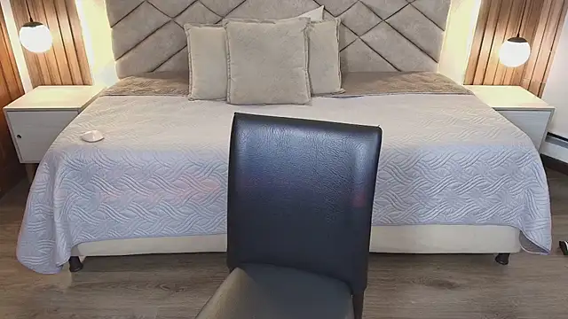 Raquel_jones live