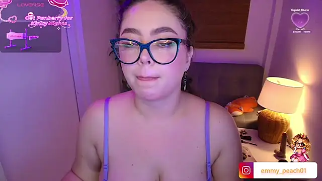 Emmy_peach1 live