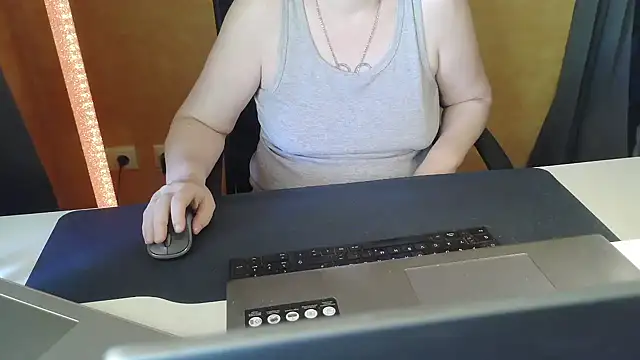 SweetPhoenix76 live