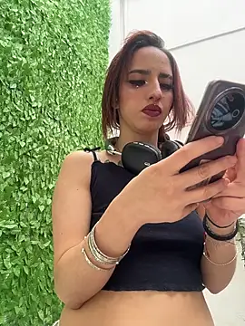 elodie_rouge live