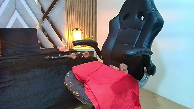 Anabella_Thompson live