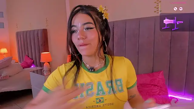 Megan_Thompsonn live