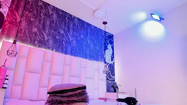 AntonellaQueenn live