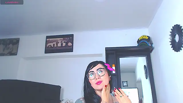 Vicky_hotmilf live