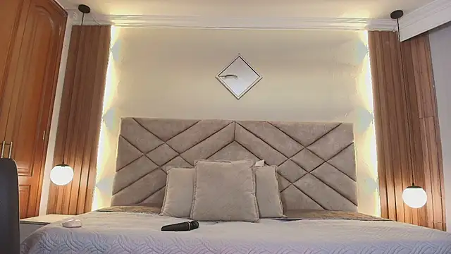 Raquel_jones live
