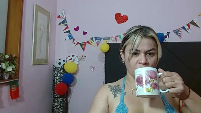 pamela_echeverria live