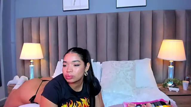 LilyFoox live